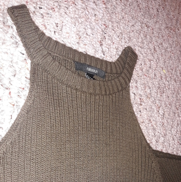 Cold shoulder sweater - Picture 3 of 6